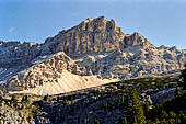 Parco Naturale Fanes-Senes-Braies. Escursione al Rifugio Fanes. Panorama dal Col da Locia. 